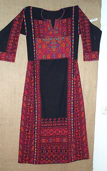 ramdress8.jpg (81181 bytes)